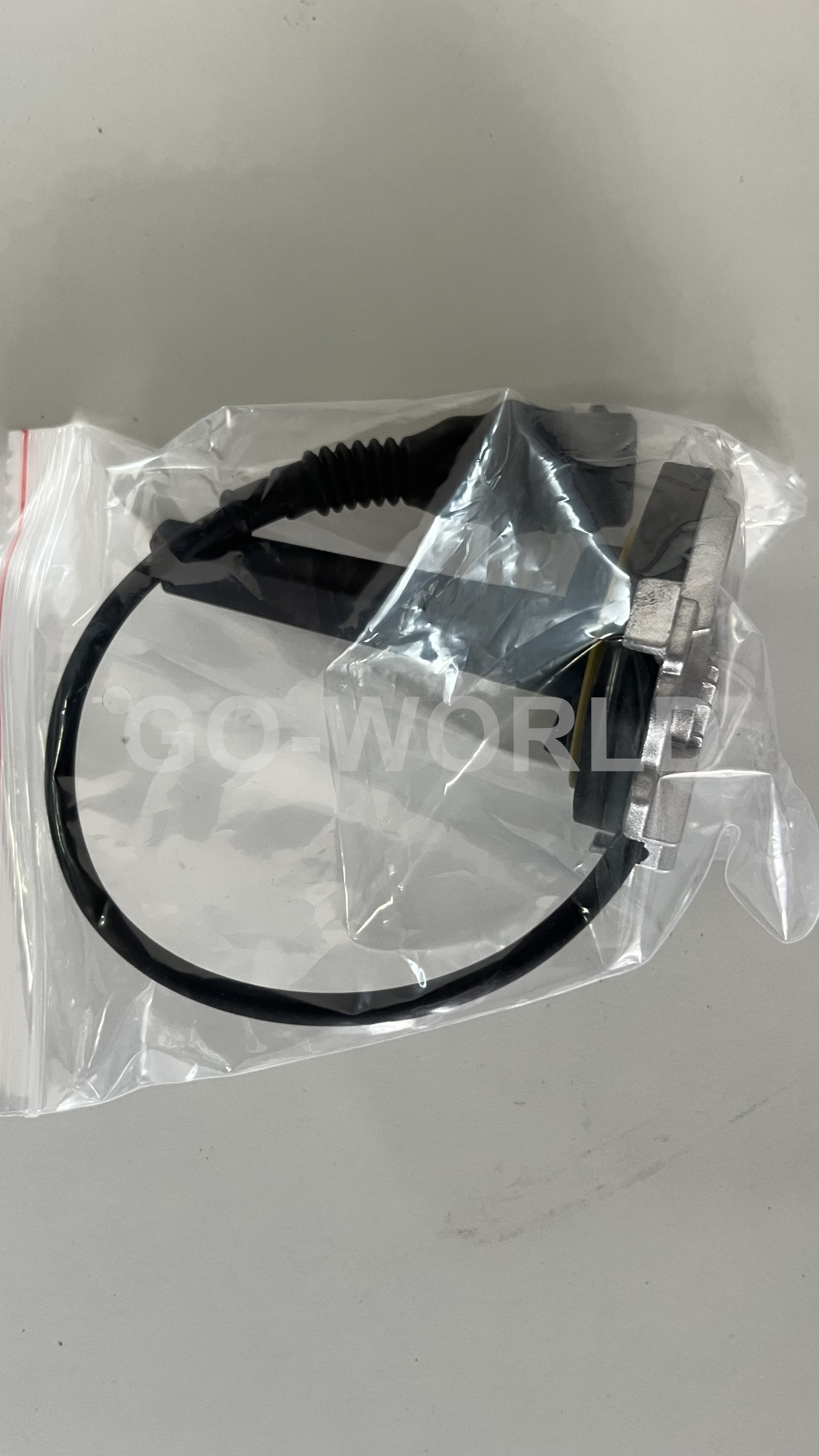 Auto Spare Parts OEM Engine Oil Level Sensor with OEM Number 12611406609 for BMW Made in China